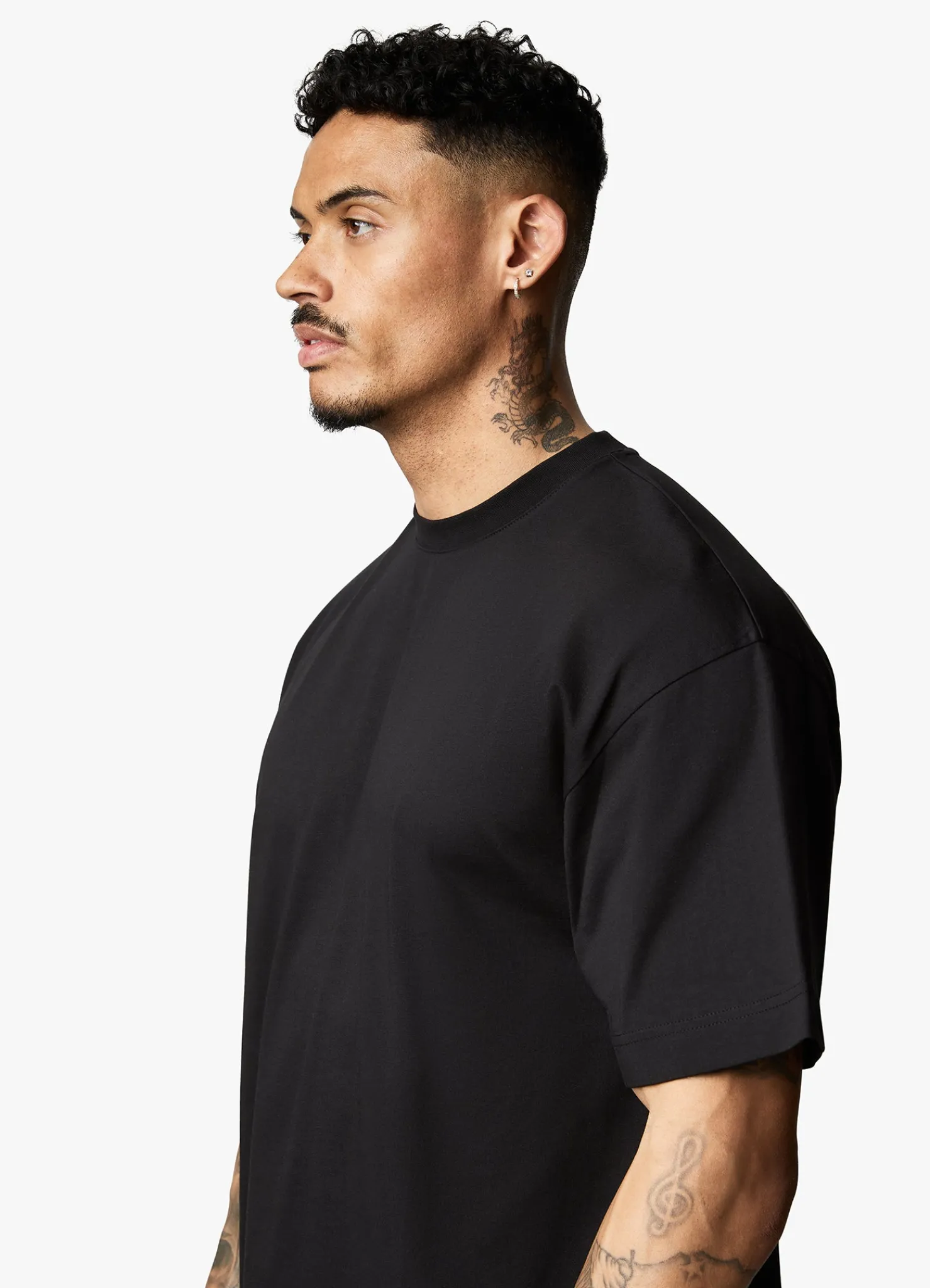 T-Shirts<Gym King Linear Arch Tee Black